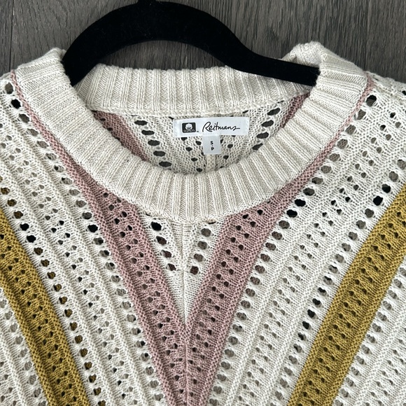 Reitmans sweater - Picture 2 of 3